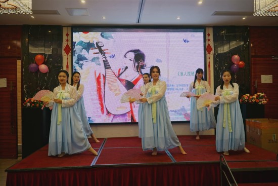 財務(wù)部舞蹈表演